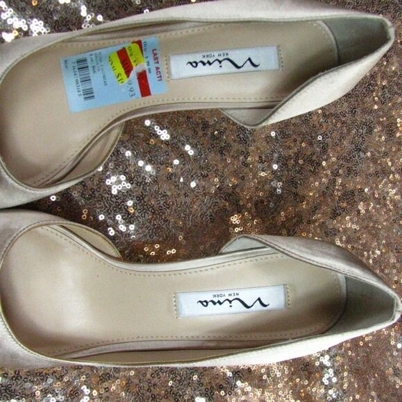 NIB Nina satin champagne kitten heels 9.5 - Picture 4 of 10